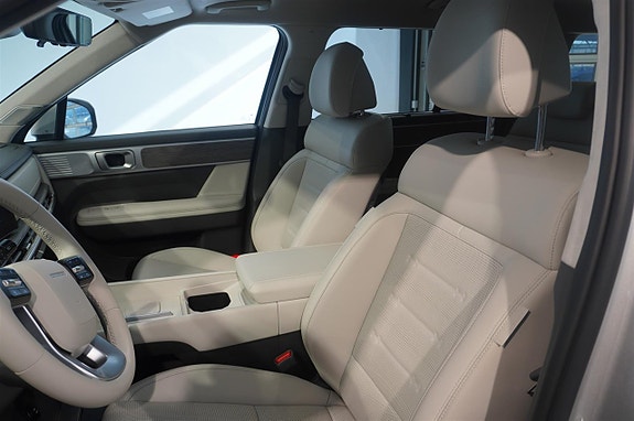 Hyundai Santa Fe 12 of 17