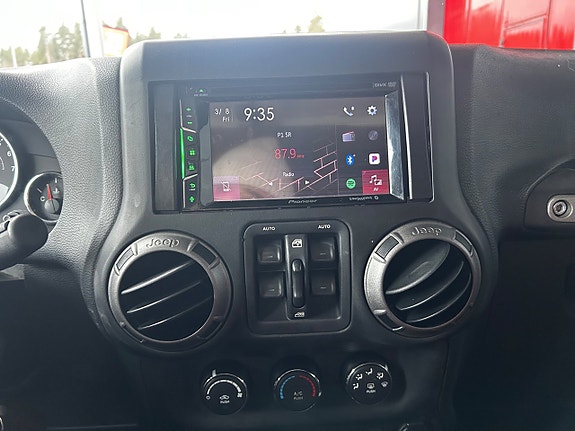 Jeep Wrangler Unlimited 19 of 23