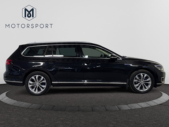 Volkswagen Passat 11 of 27