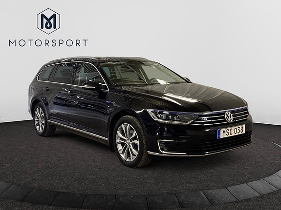Volkswagen Passat 12 of 27
