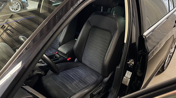 Volkswagen Passat 15 of 27