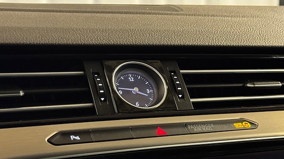 Volkswagen Passat 20 of 27