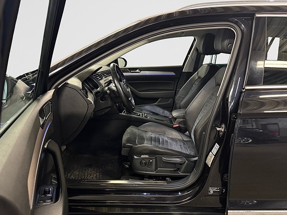 Volkswagen Passat 14 of 27