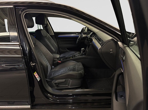 Volkswagen Passat 25 of 27