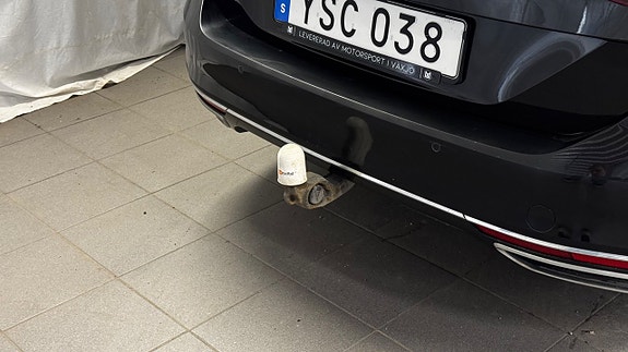 Volkswagen Passat 9 of 27