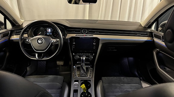 Volkswagen Passat 17 of 27