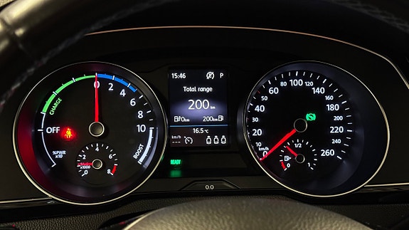 Volkswagen Passat 19 of 27