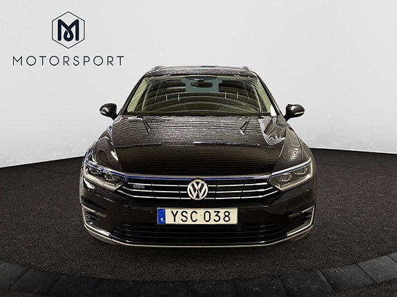 Volkswagen Passat 13 of 27