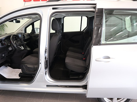Mercedes-Benz Citan Tourer 3 of 5