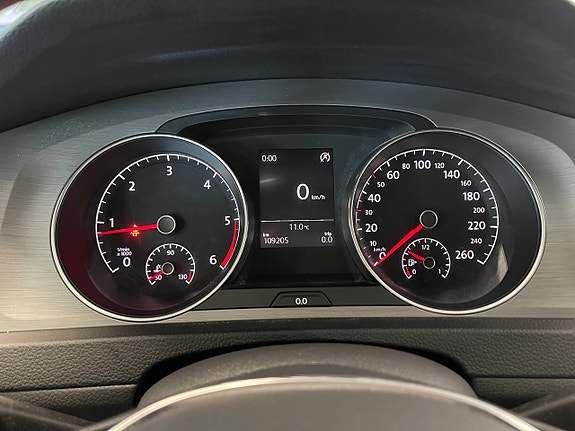 Volkswagen Golf VII 16 of 16