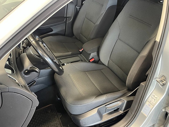 Volkswagen Golf VII 7 of 16