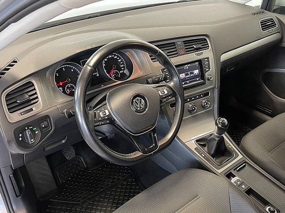 Volkswagen Golf VII 8 of 16