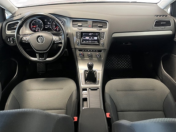 Volkswagen Golf VII 9 of 16