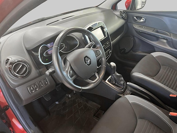 Renault Clio 11 of 16