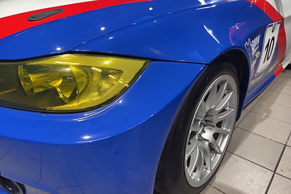 BMW 330Cd 7 of 17