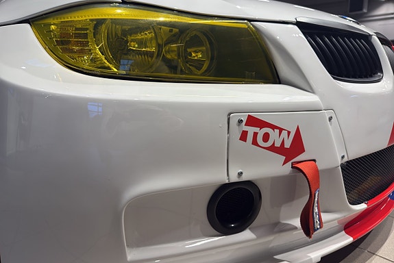 BMW 330Cd 8 of 17