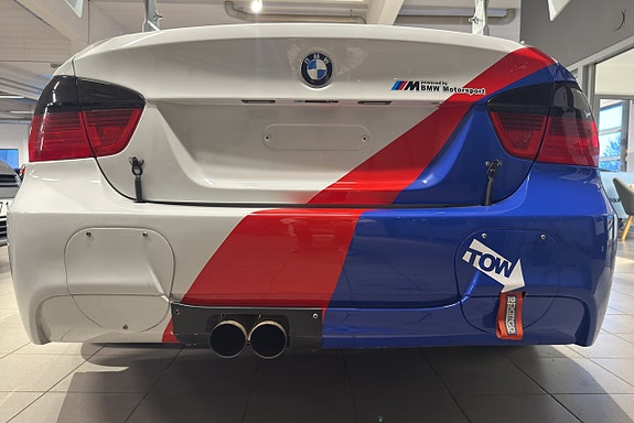 BMW 330Cd 9 of 17