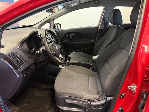 Kia Rio 8 of 26