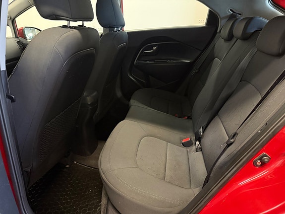 Kia Rio 21 of 26