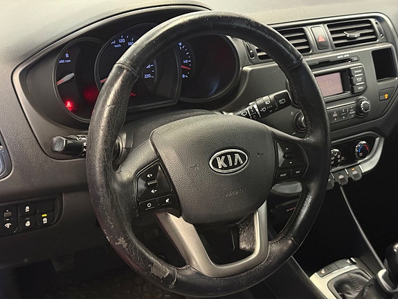 Kia Rio 12 of 26