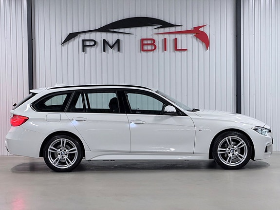 BMW 320i 6 of 30