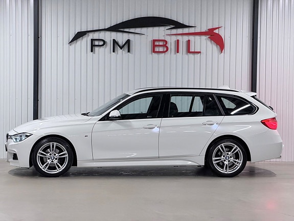 BMW 320i 5 of 30