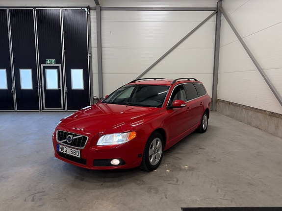 Volvo V70 3 of 5