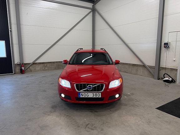 Volvo V70 2 of 5