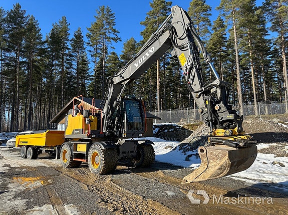 Hjulgrävare Volvo EW160E med tillbehör