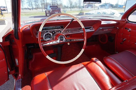 Chevrolet Impala 22 of 29