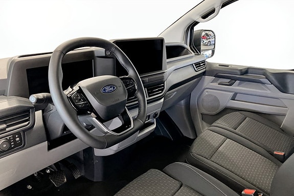 Ford Transit Custom 8 of 14