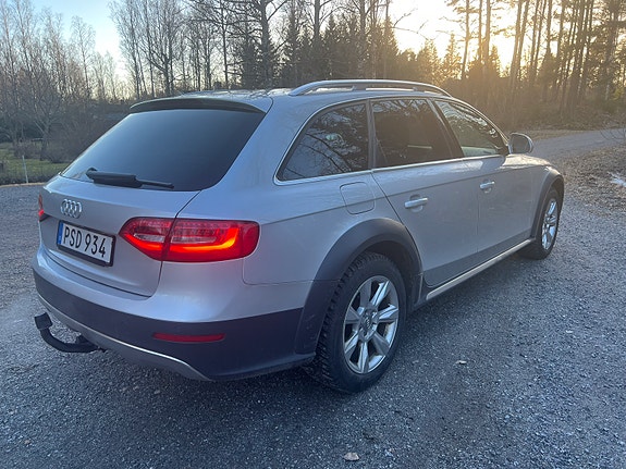 Audi A4 allroad 2 of 5