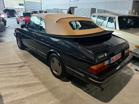 Saab 900 2 of 5