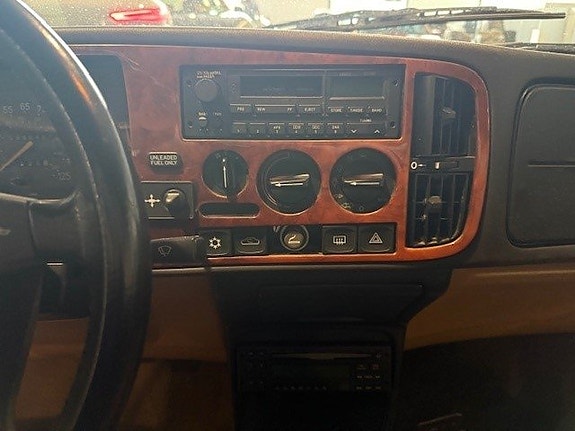 Saab 900 4 of 5