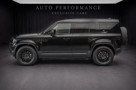 Land Rover Defender 110 2 of 5