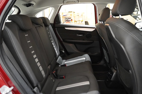 BMW 218 16 of 17