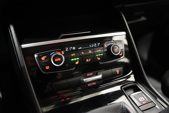 BMW 218 12 of 17
