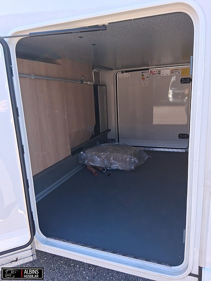 Carthago C-Tourer 143 LE / Mercedes / Automat 8 of 21