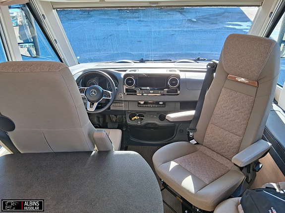 Carthago C-Tourer 143 LE / Mercedes / Automat 15 of 21