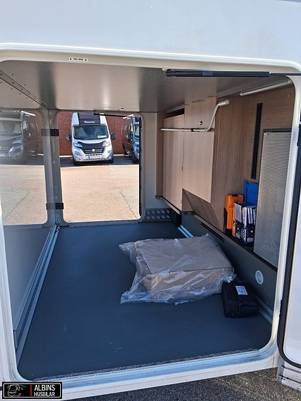 Carthago C-Tourer 143 LE / Mercedes / Automat 9 of 21