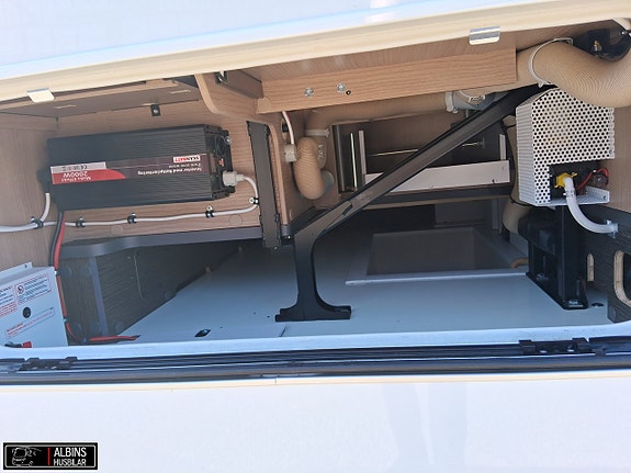 Carthago C-Tourer 143 LE / Mercedes / Automat 6 of 21