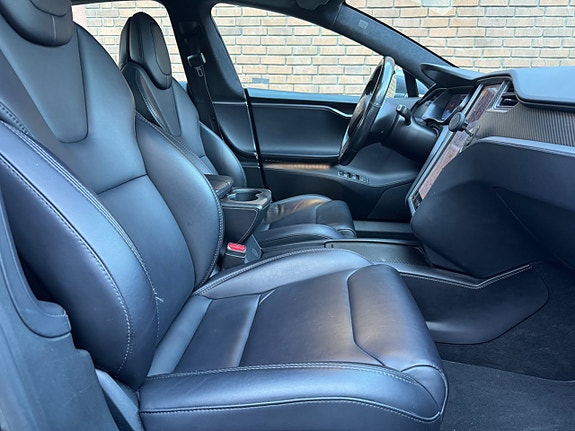 Tesla Model S 12 of 26