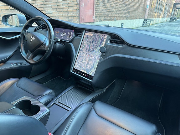 Tesla Model S 13 of 26