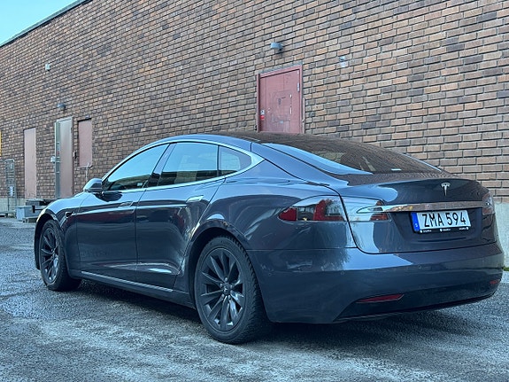 Tesla Model S 3 of 5