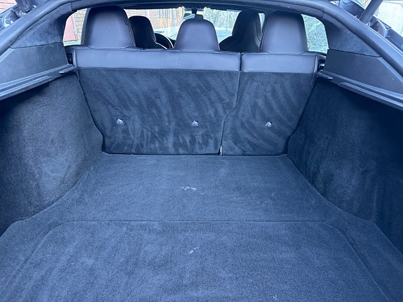 Tesla Model S 16 of 26
