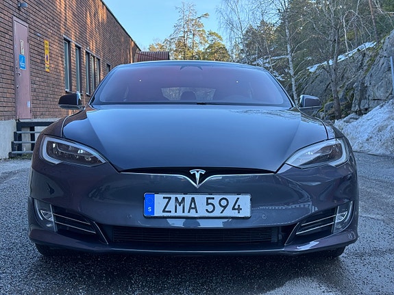 Tesla Model S 8 of 26