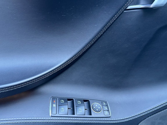 Tesla Model S 18 of 26