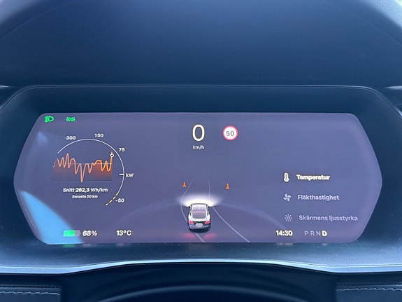 Tesla Model S 24 of 26
