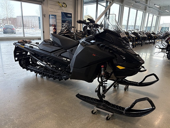 Ski-Doo Backcountry XRS 146" 850 E-TEC 3 of 4