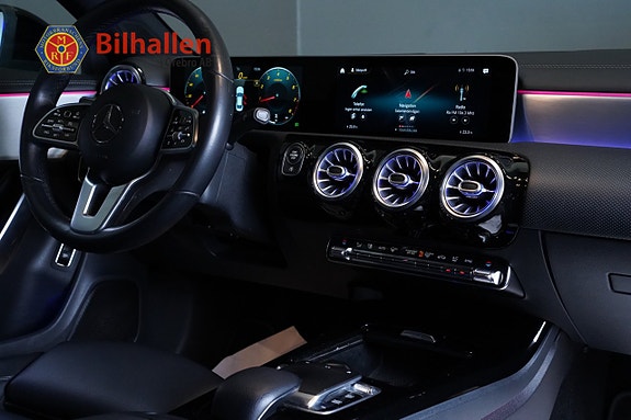 Mercedes-Benz CLA200 12 of 19